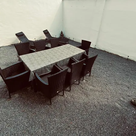 Traumhaftes 1-Zi Apartment Mit Gartennutzung Naehe Krefeld Hbf Exterior photo