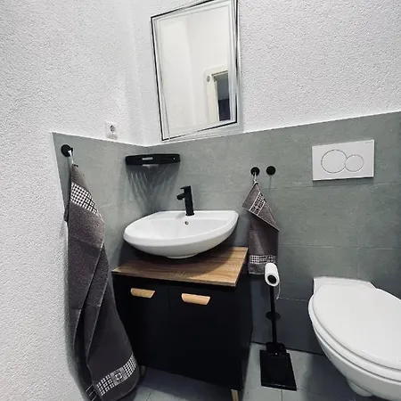 Traumhaftes 1-Zi Apartment Mit Gartennutzung Naehe Krefeld Hbf Exterior photo