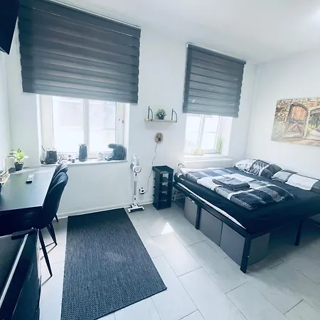Traumhaftes 1-Zi Apartment Mit Gartennutzung Naehe Krefeld Hbf Exterior photo
