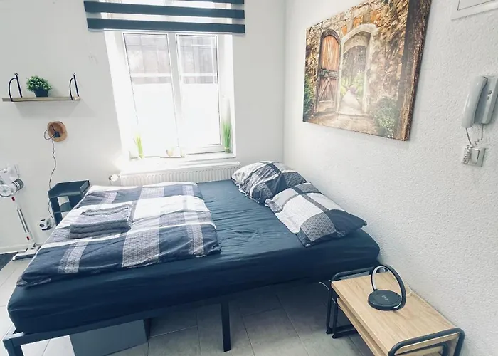 Traumhaftes 1-Zi Apartment Mit Gartennutzung Naehe Krefeld Hbf