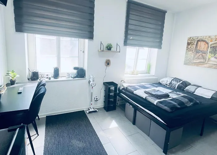 Traumhaftes 1-Zi Apartment Mit Gartennutzung Naehe Krefeld Hbf