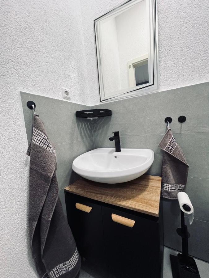 Traumhaftes 1-zi Mit Gartennutzung Naehe Hbf Apartment